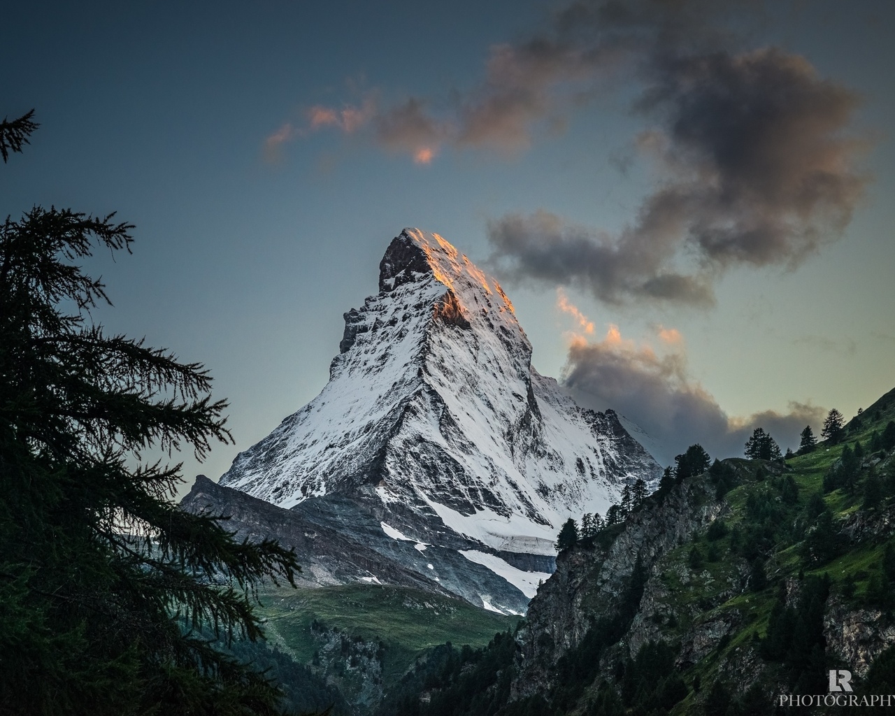 Amazing Mountain Peak for 1280 x 1024 resolution