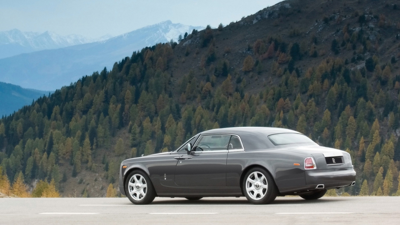 Amazing Rolls Royce Side Angle for 1280 x 720 HDTV 720p resolution