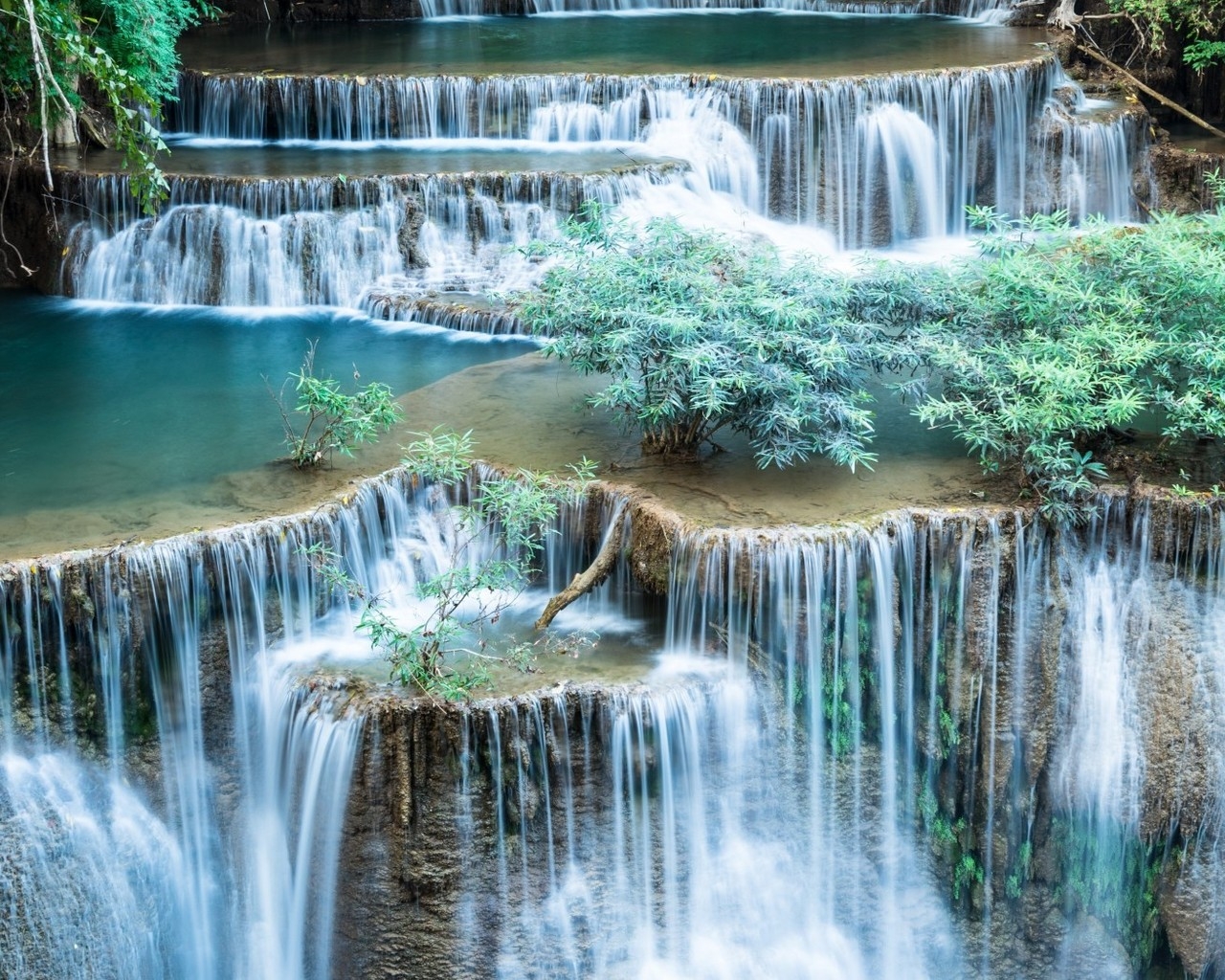 Amazing Waterfalls  for 1280 x 1024 resolution