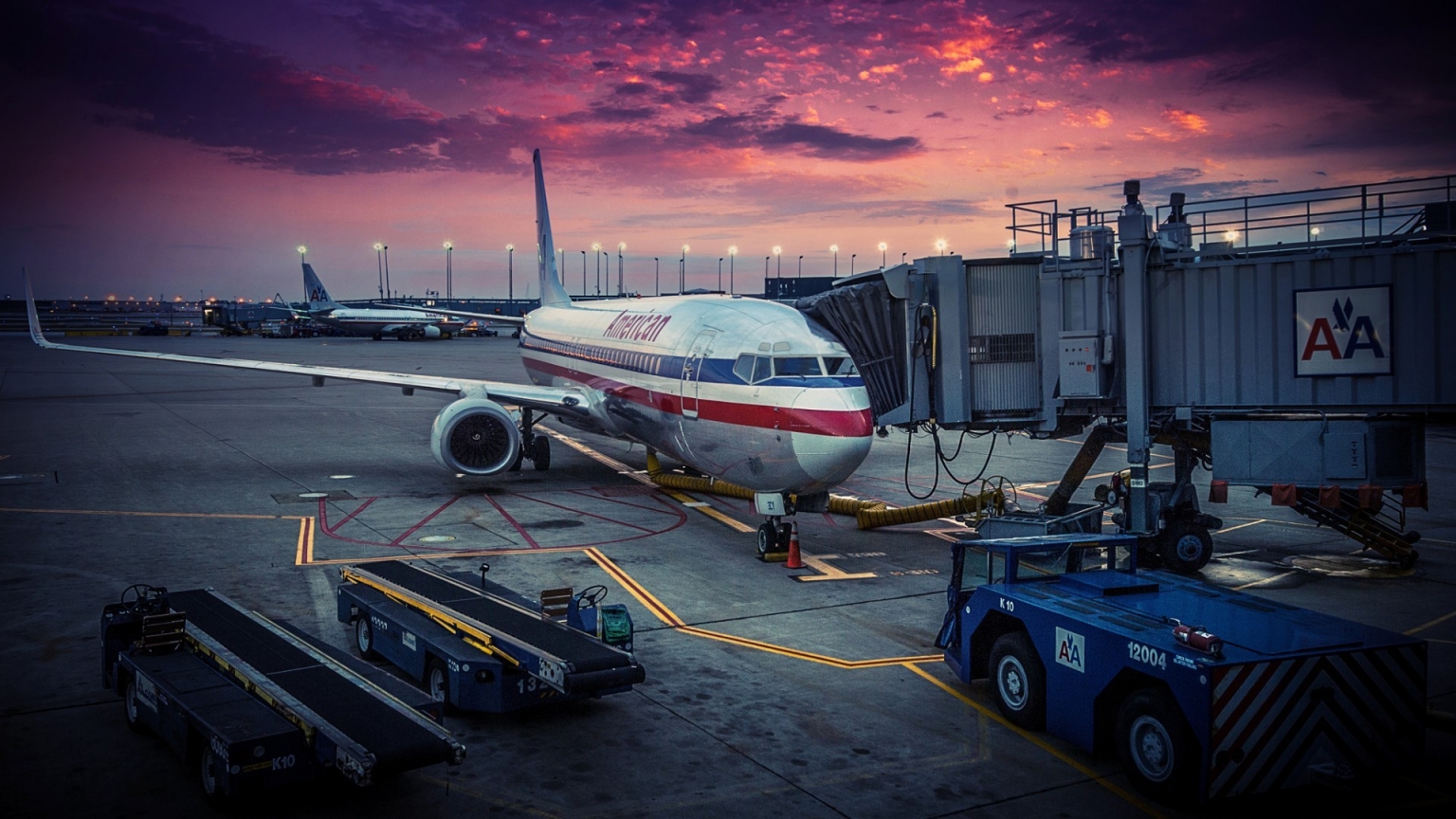 American Airlines Landed for 1536 x 864 HDTV resolution