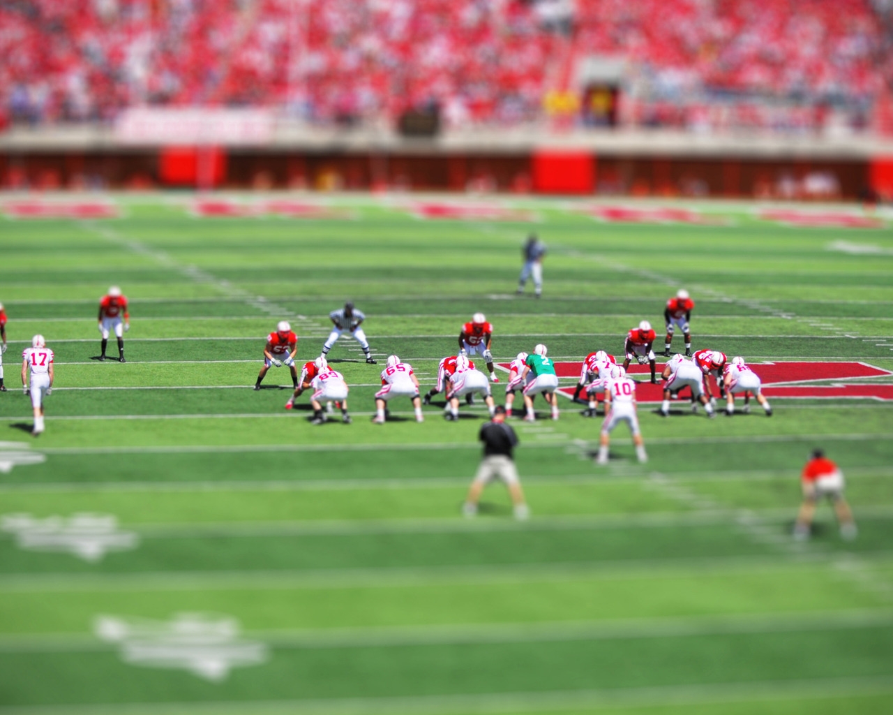 American Football Toy Effect for 1280 x 1024 resolution