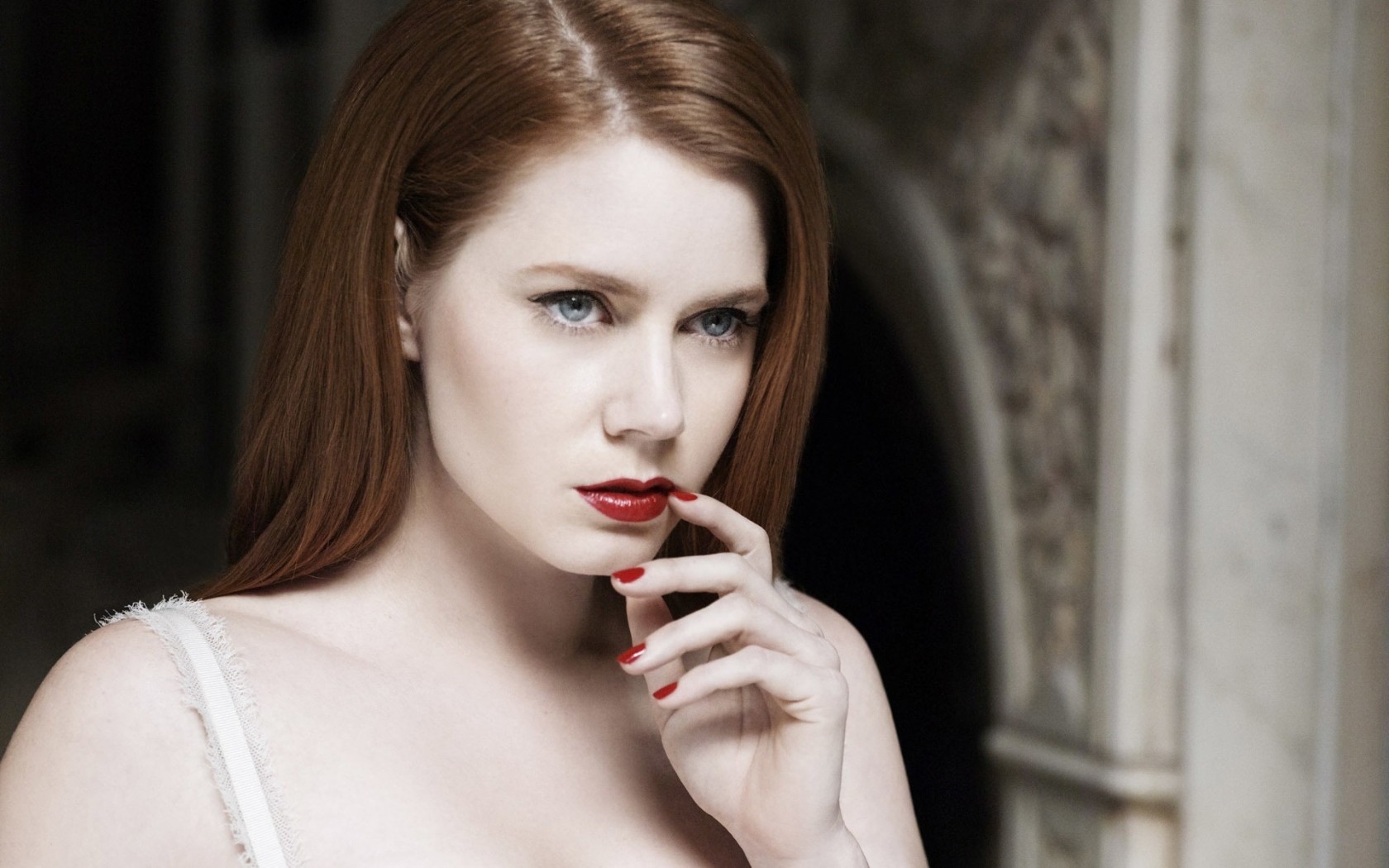 Amy Adams Red Lips for 1680 x 1050 widescreen resolution