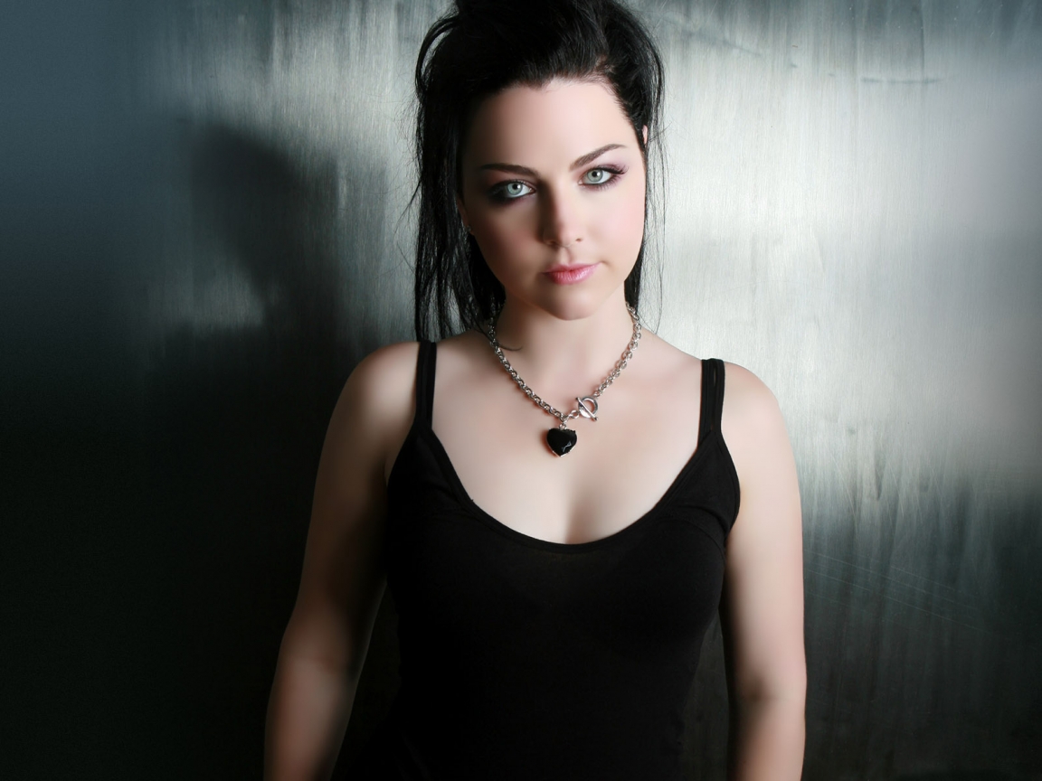 Amy Lee for 1152 x 864 resolution