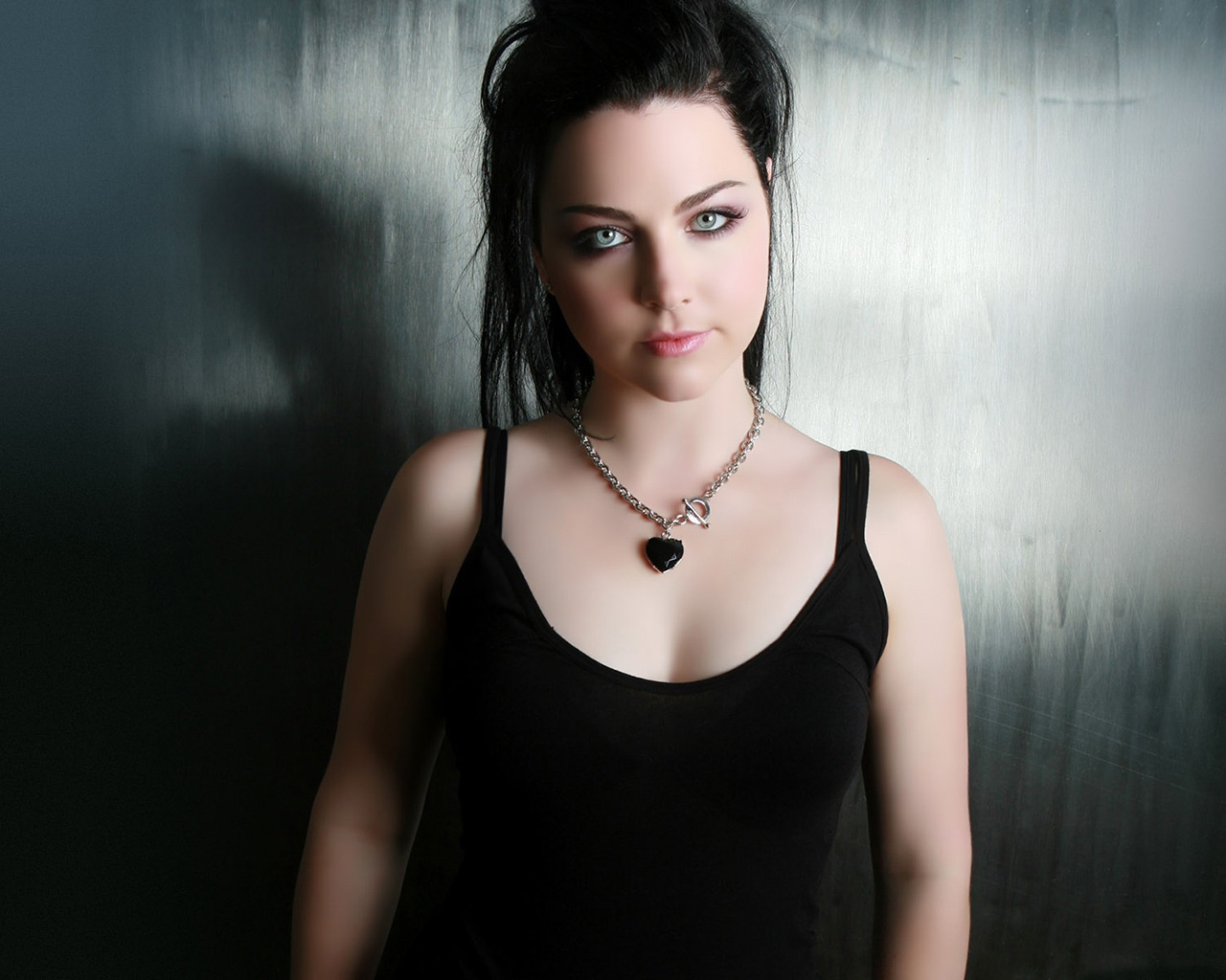 Amy Lee for 1280 x 1024 resolution