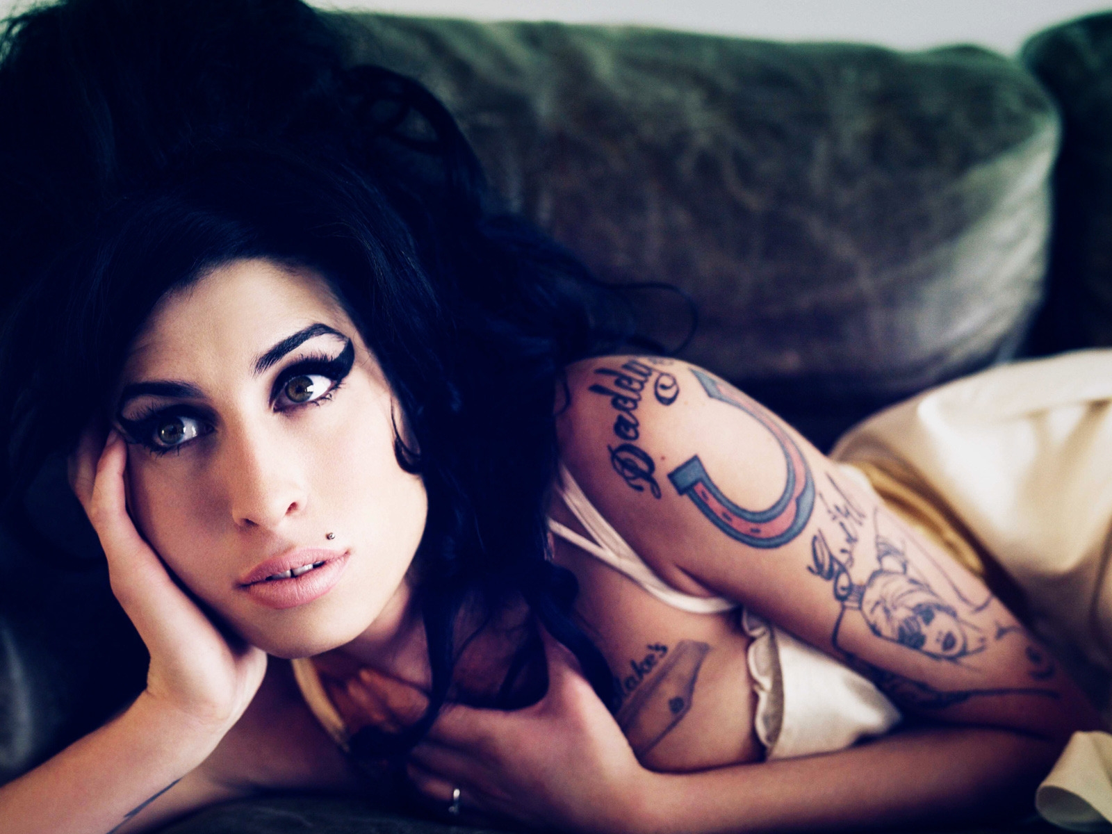 Amy Winehouse for 1600 x 1200 resolution
