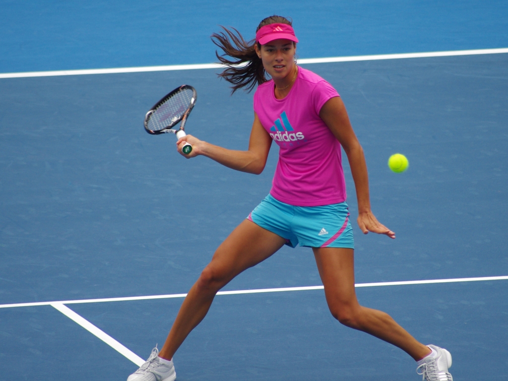 Ana Ivanovic Practicing for 1024 x 768 resolution