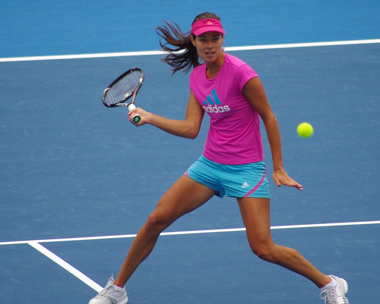 Ana Ivanovic Practicing for 1280 x 1024 resolution