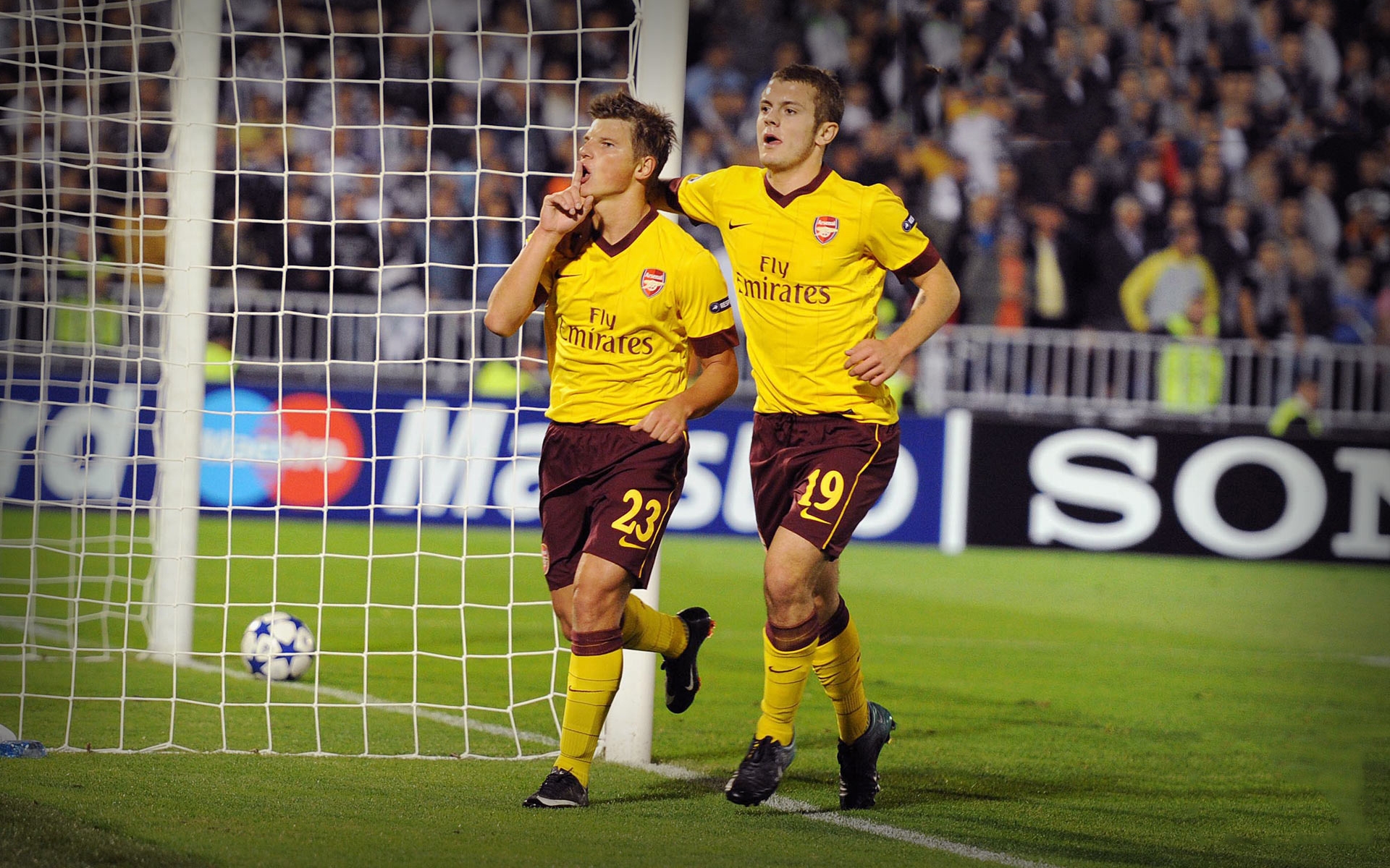 Andrey Arshavin and Jack Wilshere for 1920 x 1200 widescreen resolution