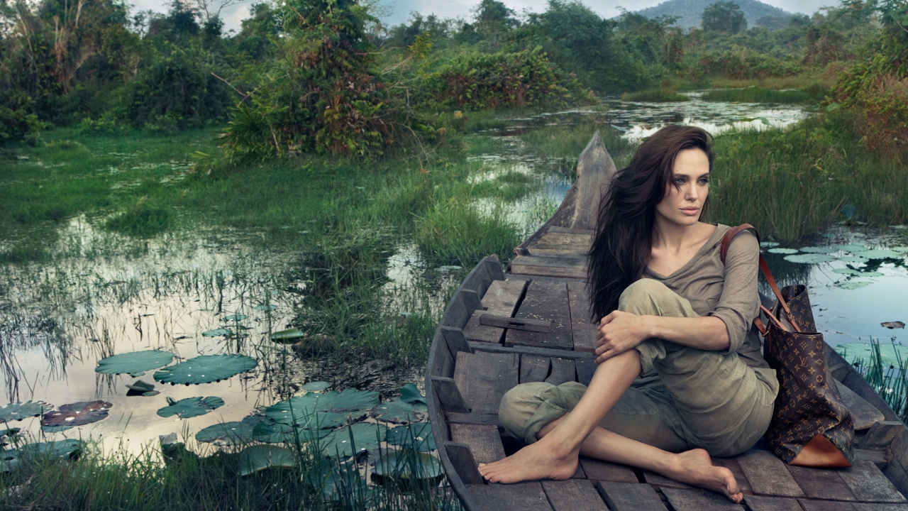 Angelina Jolie Fashion for 1280 x 720 HDTV 720p resolution