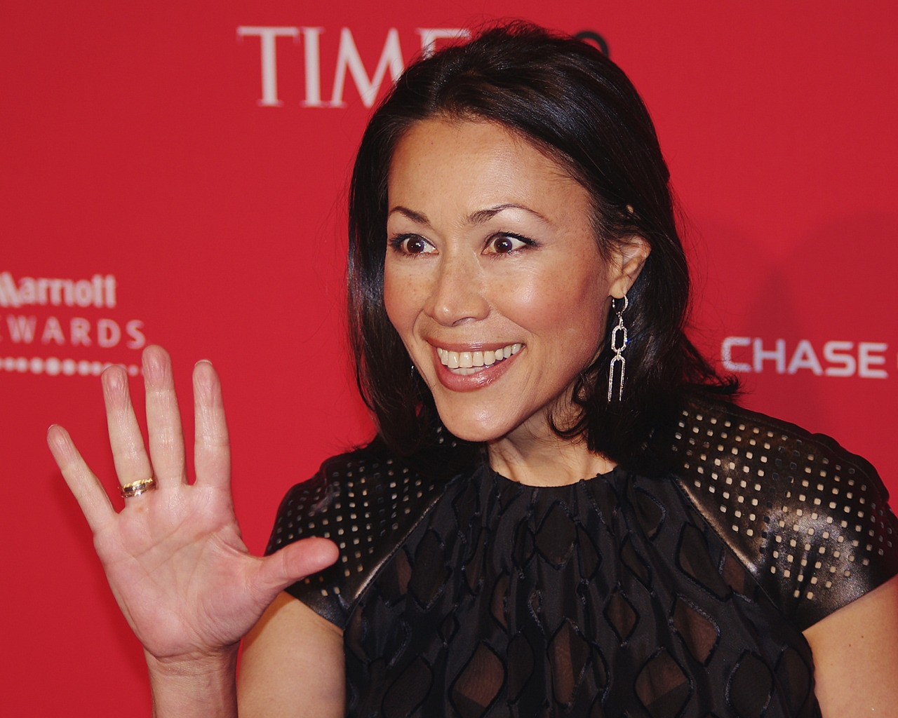 Ann Curry Look for 1280 x 1024 resolution