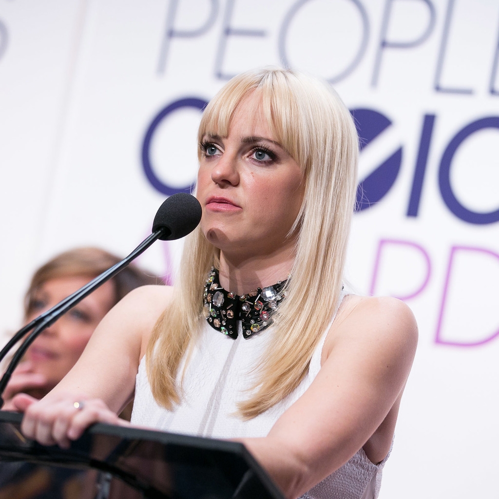 Anna Faris Peoples Choice Awards for 1024 x 1024 iPad resolution