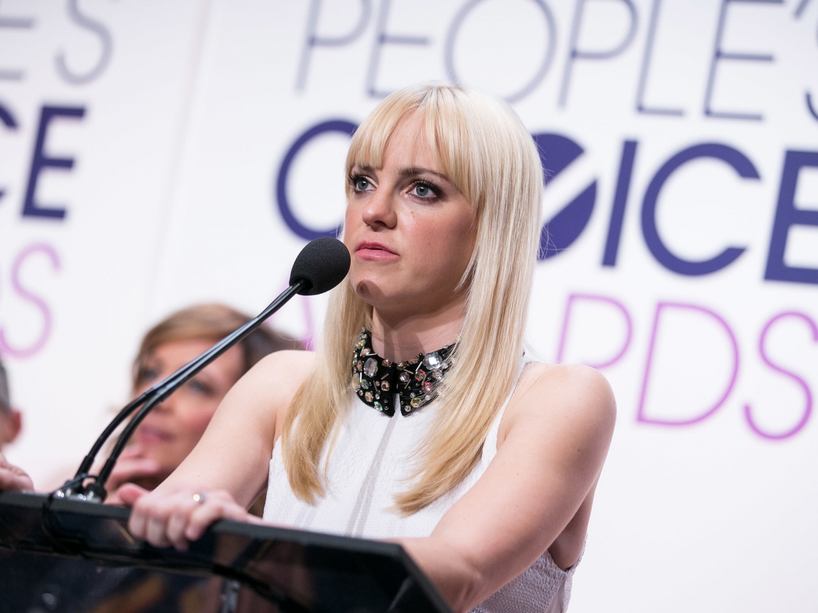 Anna Faris Peoples Choice Awards for 1152 x 864 resolution