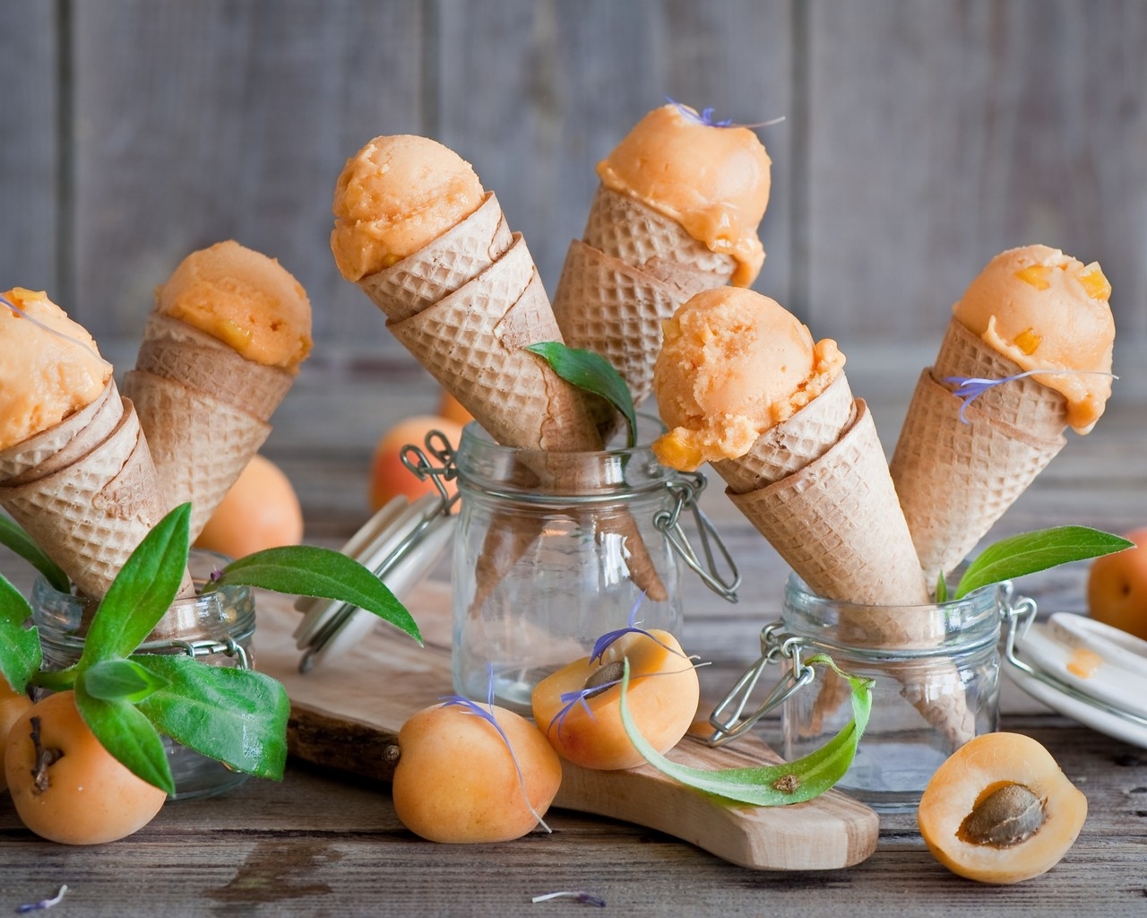 Apricot Ice Cream for 1280 x 1024 resolution