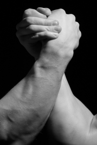 Arm Wrestle for 320 x 480 iPhone resolution