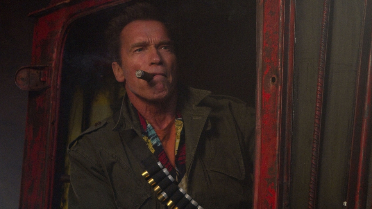 Arnold Schwarzenegger Cigar for 1280 x 720 HDTV 720p resolution