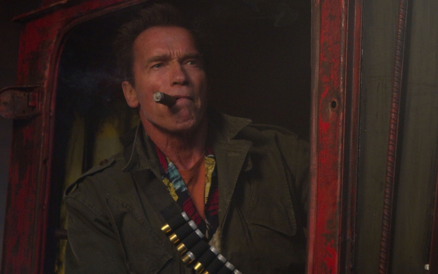 Arnold Schwarzenegger Cigar for 1440 x 900 widescreen resolution