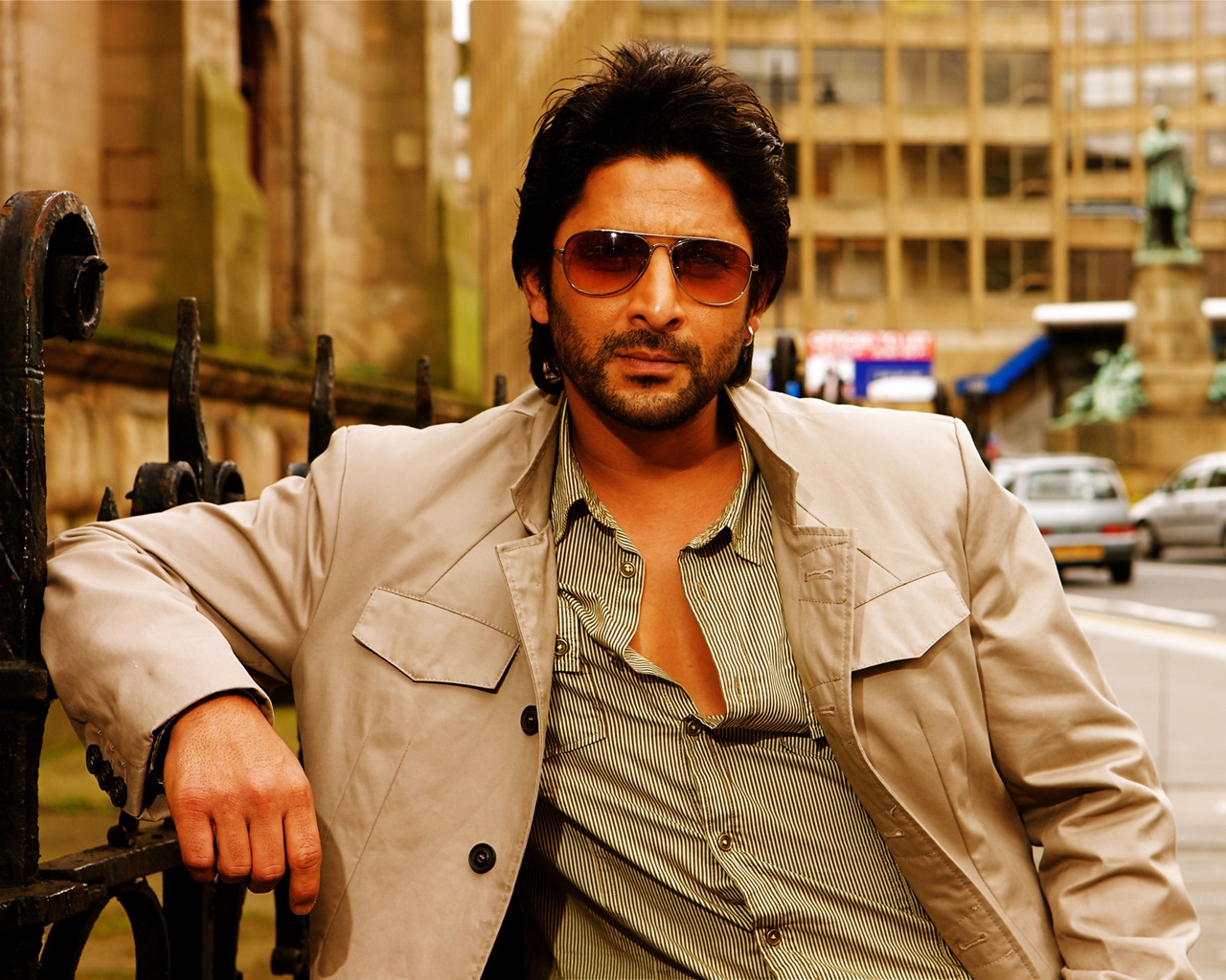 Arshad Warsi for 1280 x 1024 resolution
