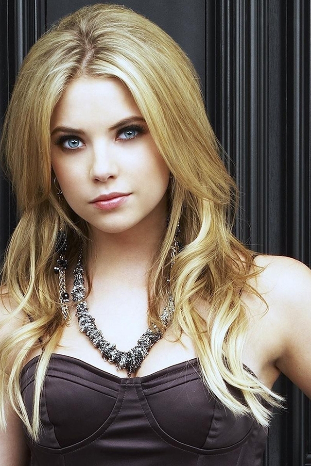 Ashley Benson Blonde Style for 640 x 960 iPhone 4 resolution