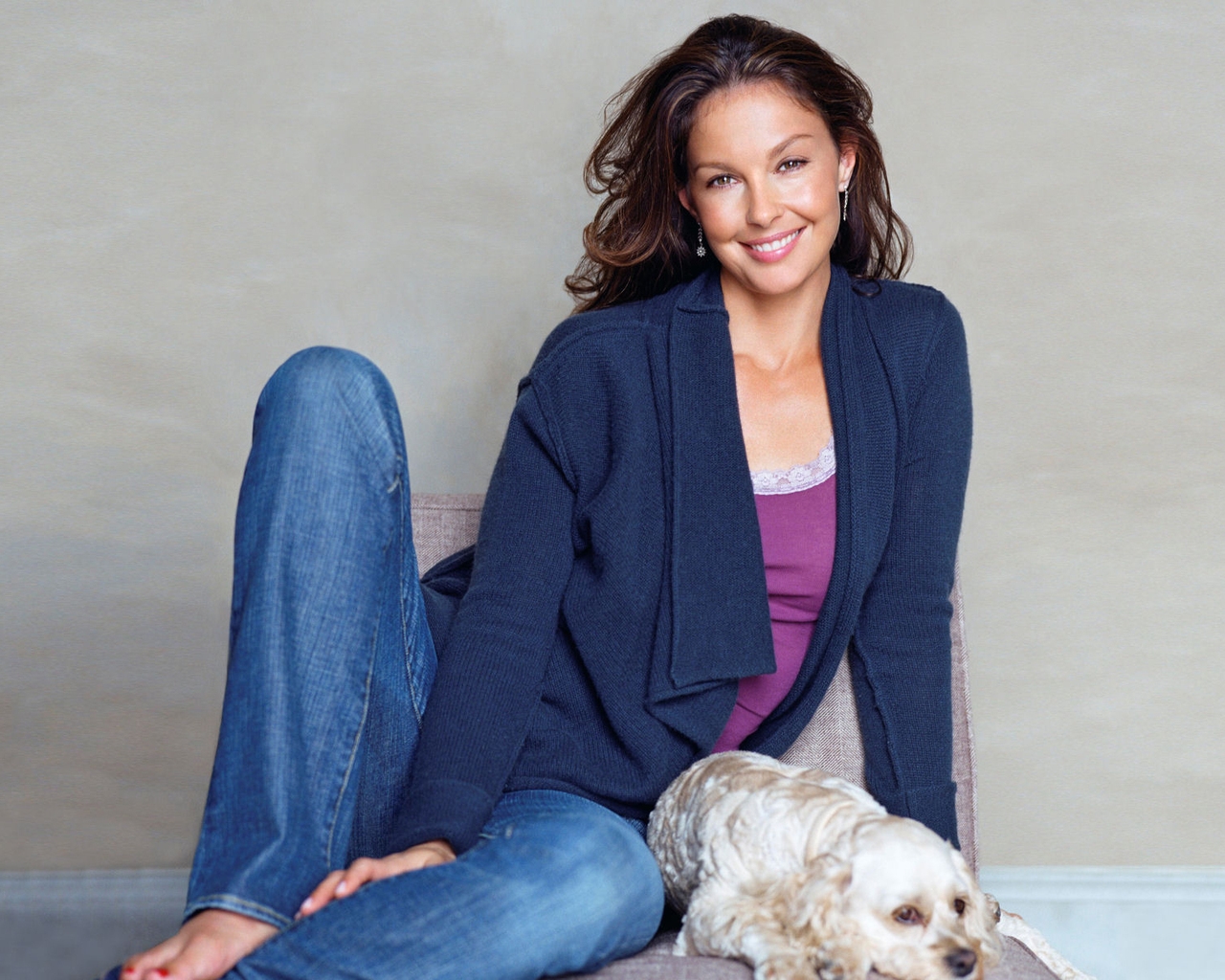 Ashley Judd Smile for 1280 x 1024 resolution