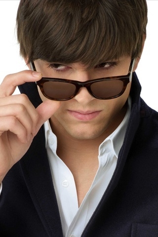Ashton Kutcher with Sunglasses for 320 x 480 iPhone resolution