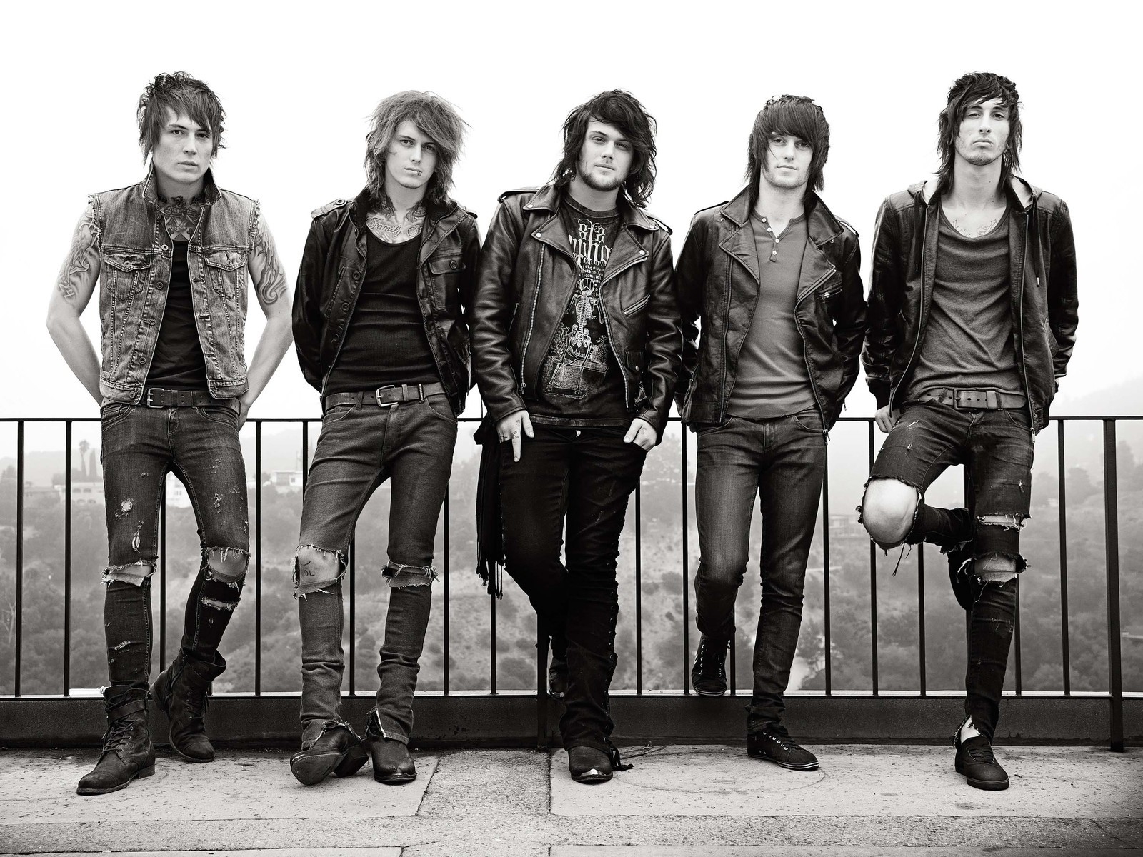Asking Alexandria for 1600 x 1200 resolution