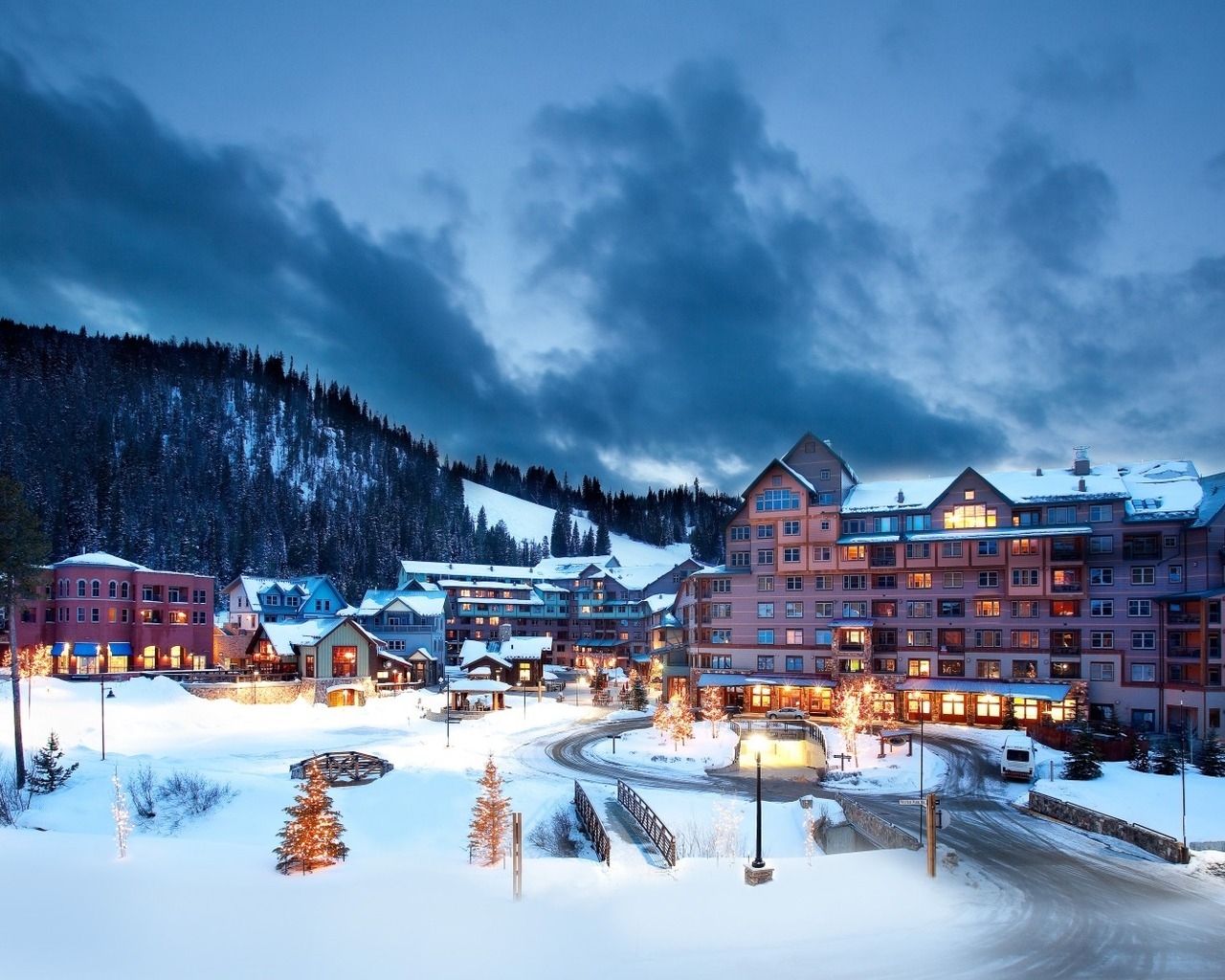 Aspen Colorado Ski Resort for 1280 x 1024 resolution