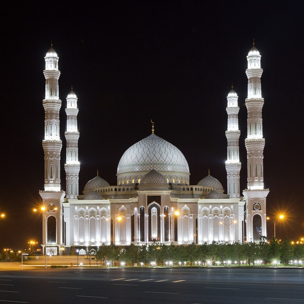 Astana Hazrat Sultan Mosque for 1024 x 1024 iPad resolution