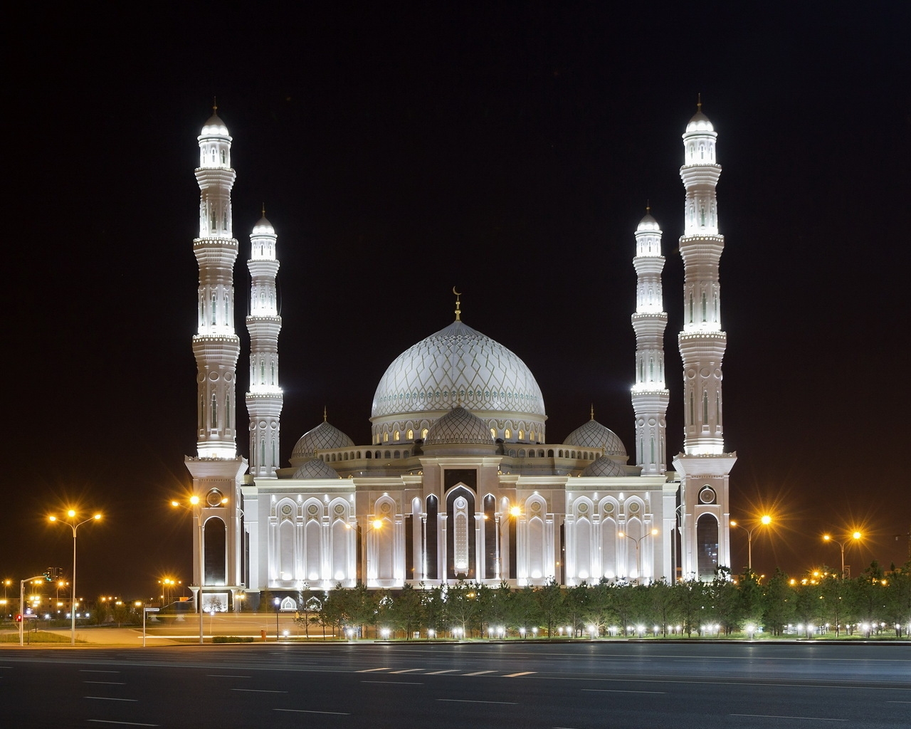 Astana Hazrat Sultan Mosque for 1280 x 1024 resolution
