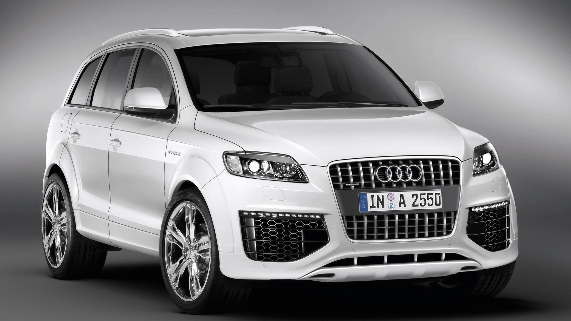 Audi Q7 Coastline front and side for 1920 x 1080 HDTV 1080p resolution