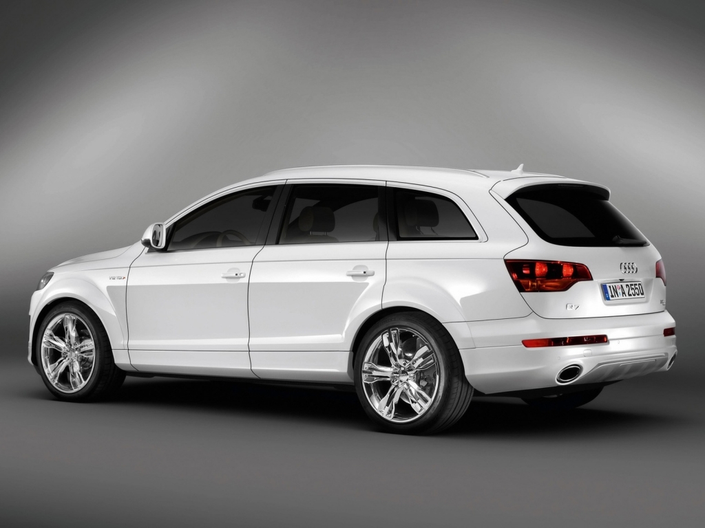Audi Q7 Coastline Rear and Side for 1024 x 768 resolution