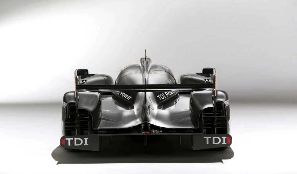 Audi R18 Rear for 1024 x 600 widescreen resolution