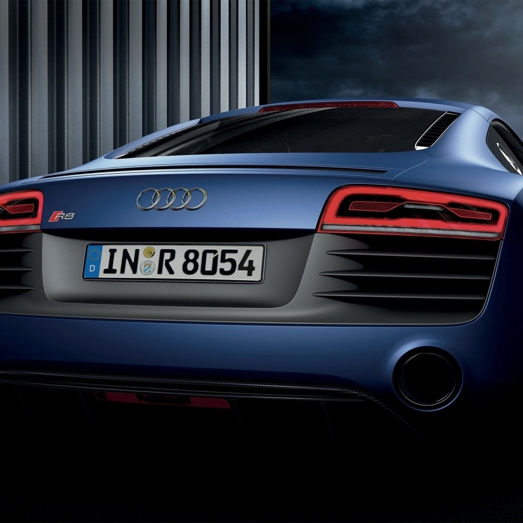 Audi R8 V10 Back View for 1024 x 1024 iPad resolution