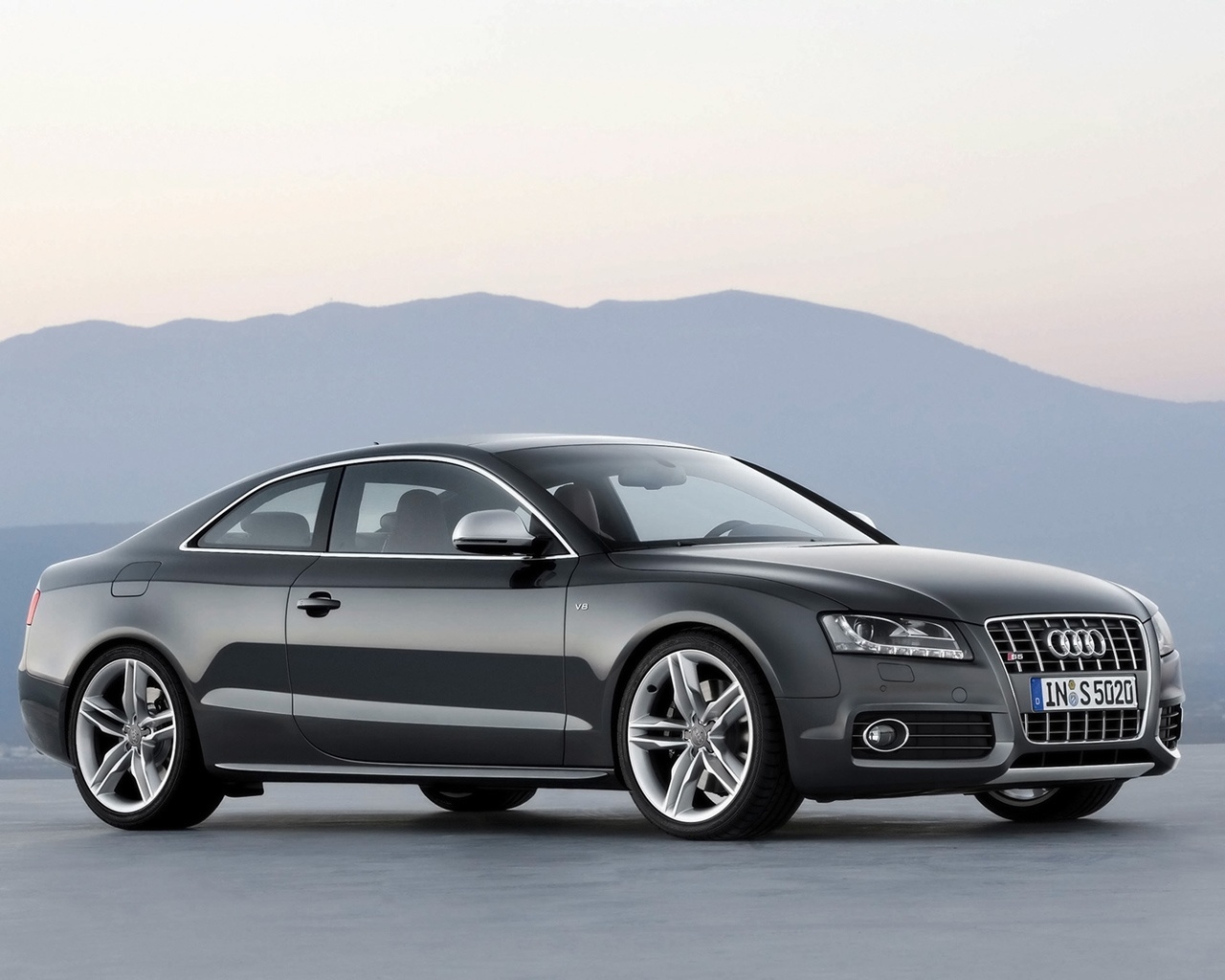 Audi S5 2008 for 1280 x 1024 resolution