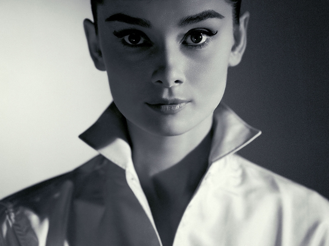 Audrey Hepburn for 1152 x 864 resolution