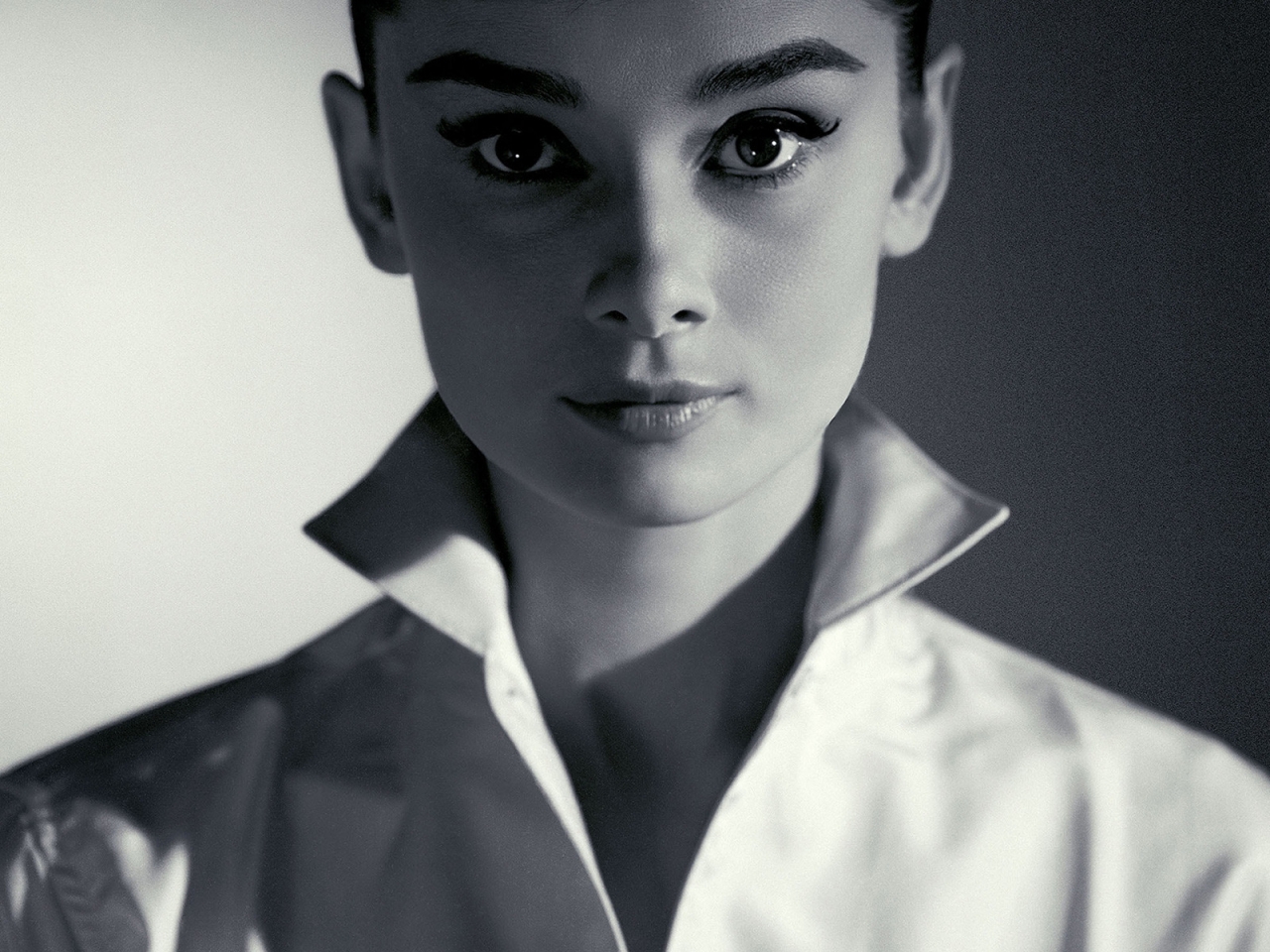 Audrey Hepburn for 1280 x 960 resolution