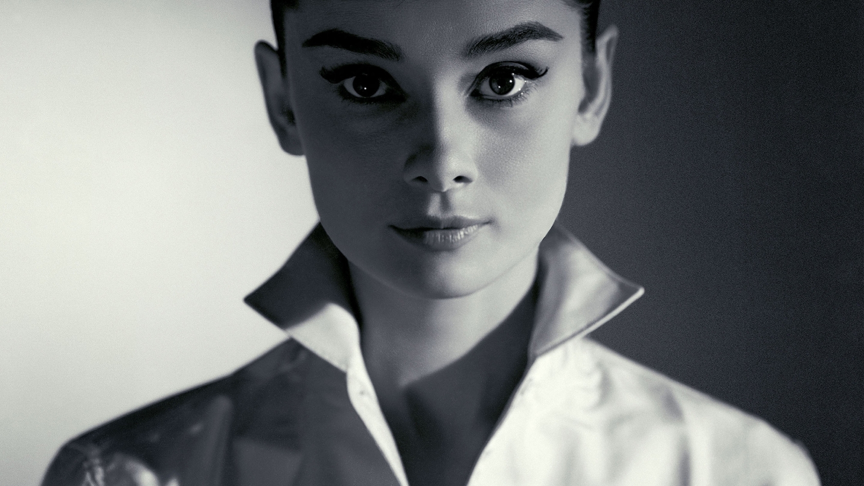Audrey Hepburn for 1680 x 945 HDTV resolution