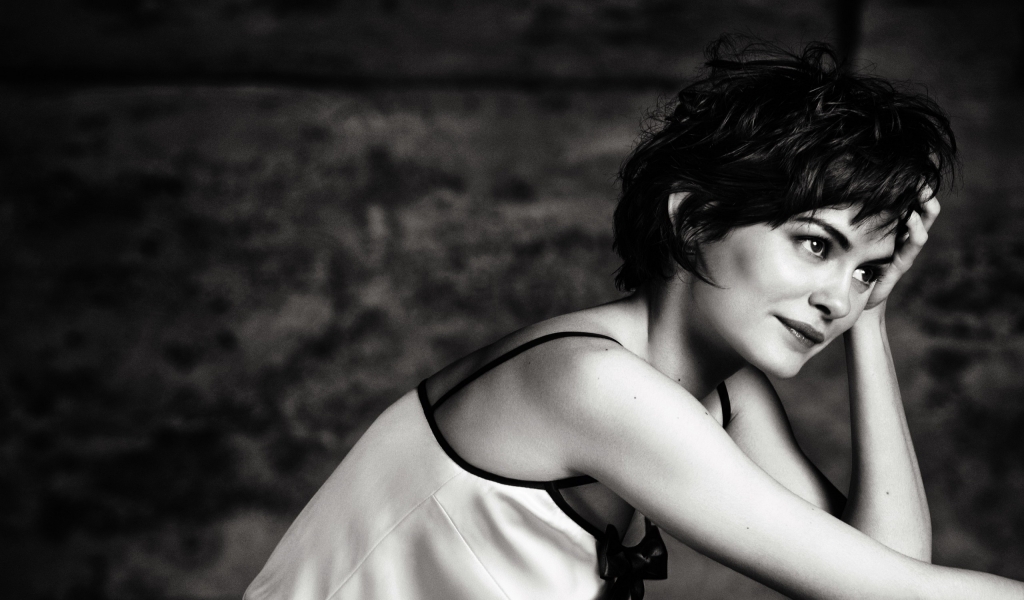 Audrey Tautou for 1024 x 600 widescreen resolution