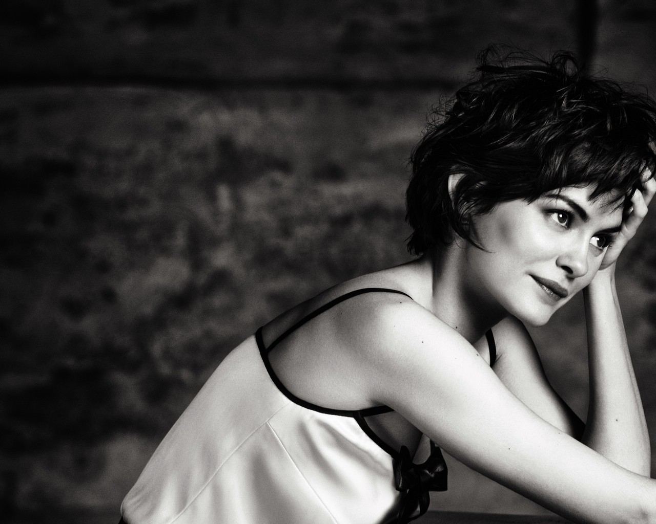 Audrey Tautou for 1280 x 1024 resolution