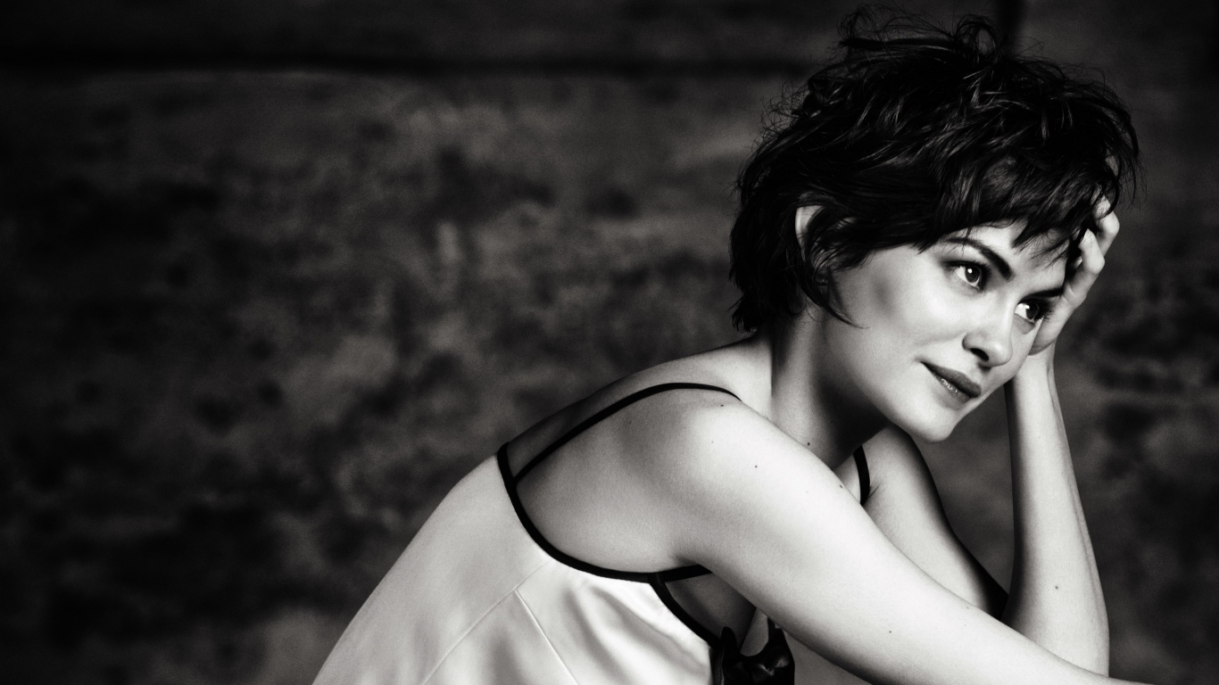 Audrey Tautou for 1366 x 768 HDTV resolution