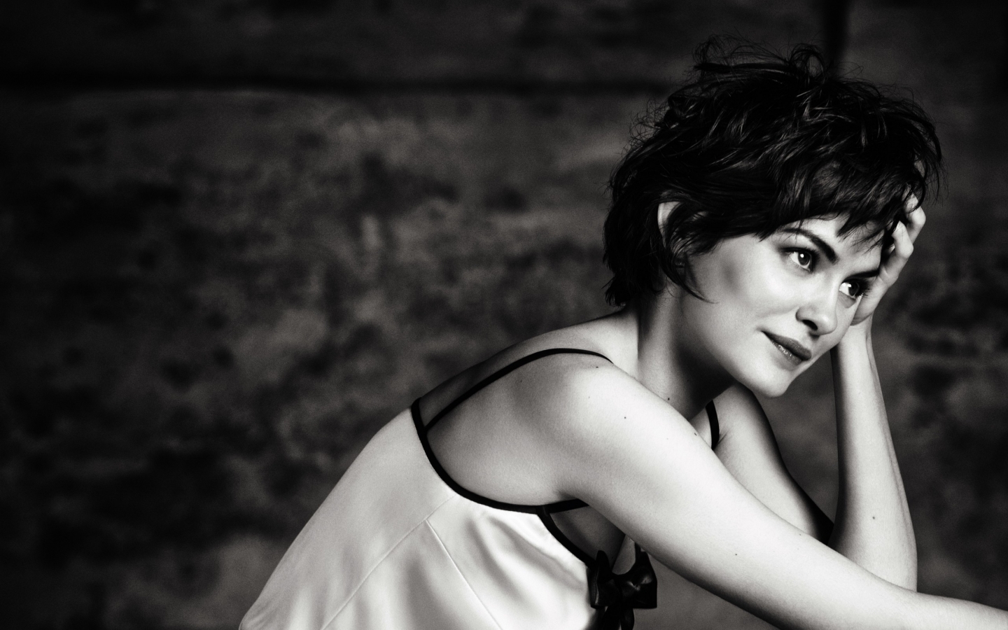 Audrey Tautou for 1440 x 900 widescreen resolution