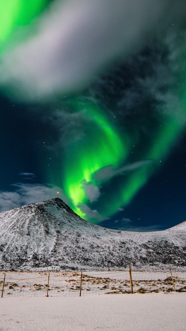 Aurora Borealis Northern Lights for 640 x 1136 iPhone 5 resolution