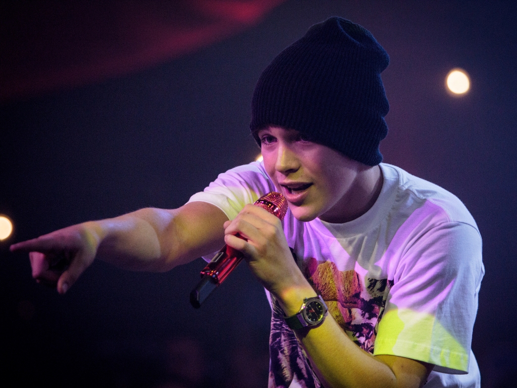 Austin Mahone on Stage for 1024 x 768 resolution