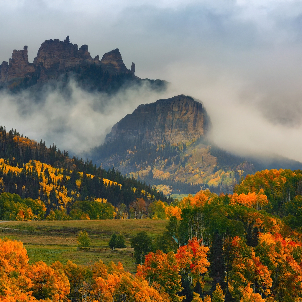 Autumn Colors in Colorado for 1024 x 1024 iPad resolution