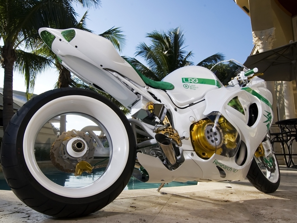 Awesome White Mototcycle for 1024 x 768 resolution