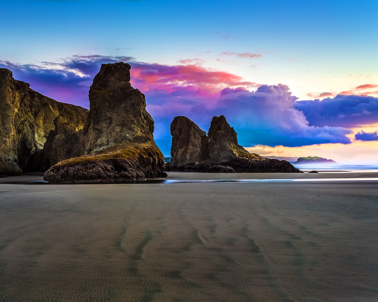 Bandon By the Sea for 1280 x 1024 resolution