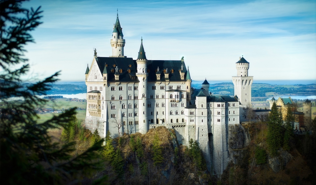 Bavaria Neuschwanstein Castle for 1024 x 600 widescreen resolution