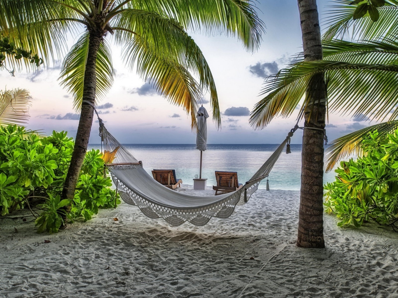 Beach Relaxing Corner for 1280 x 960 resolution