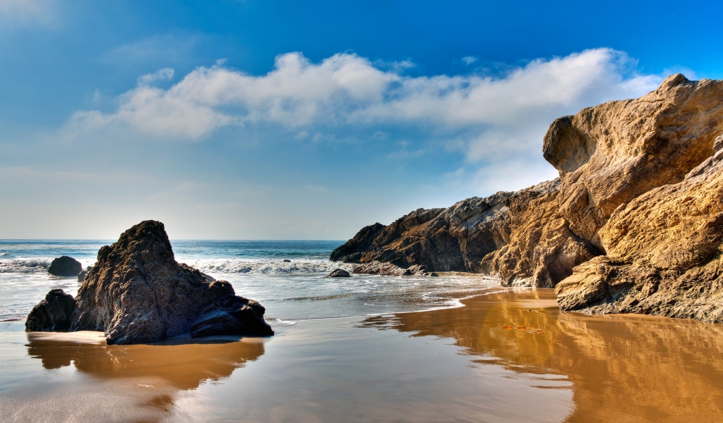 Beautiful Beach in Malibu for 1024 x 600 widescreen resolution