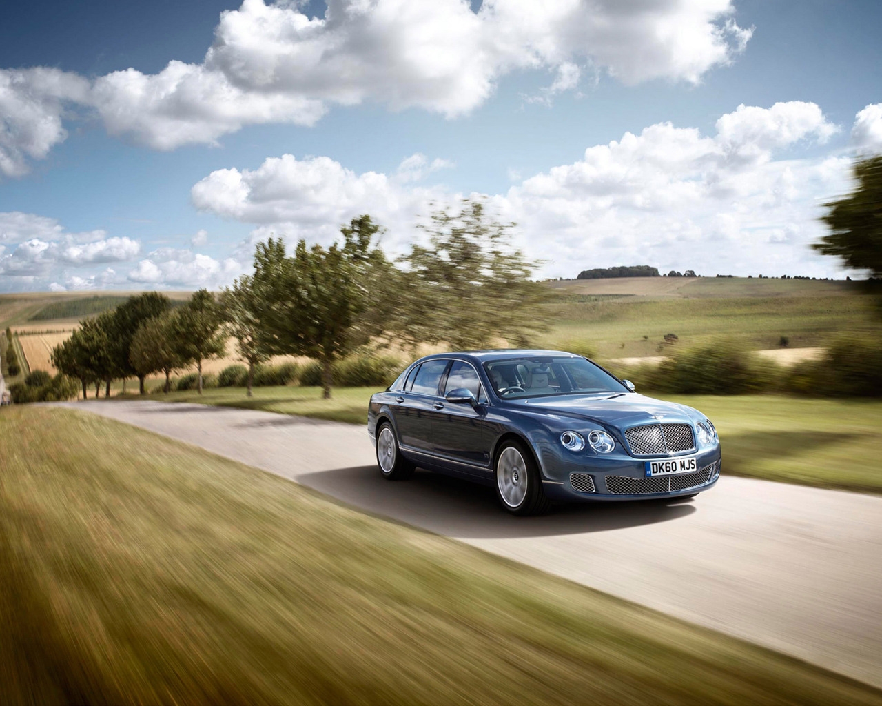 Beautiful Bentley Continental Flying Spur for 1280 x 1024 resolution