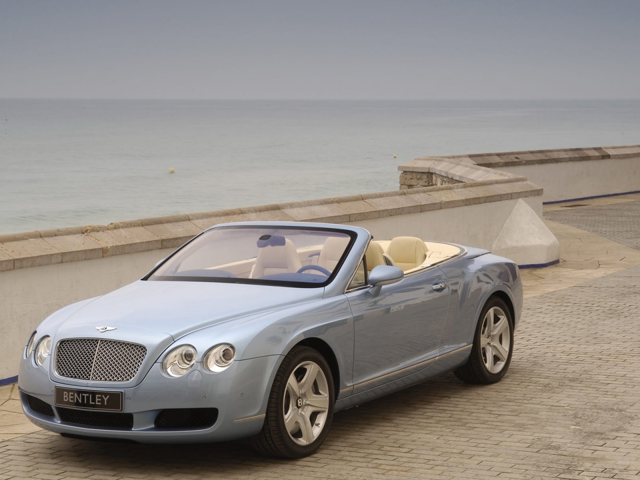Beautiful Bentley Coupe for 1280 x 960 resolution